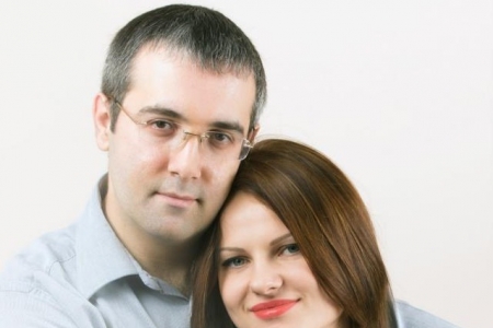 Deputatul Sergiu Sirbu se pregateste de nunta! Cum a pozat alaturi de logodnica insarcinata - VIDEO Deputatul Sergiu Sirbu se pregateste de nunta! Cum a pozat alaturi de logodnica insarcinata - VIDEO