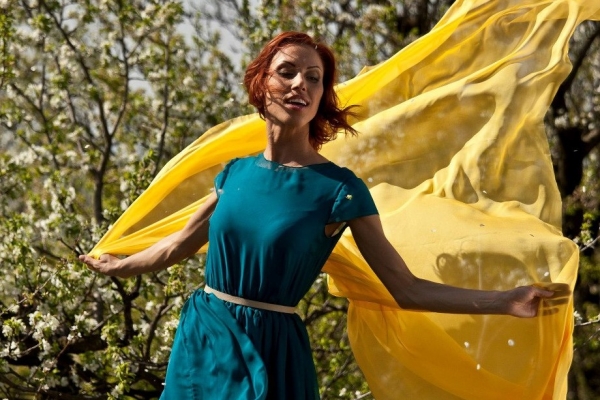 Aliona Moon, stropita din cap pana-n picioare cu vopsea! Afla motivul - FOTO