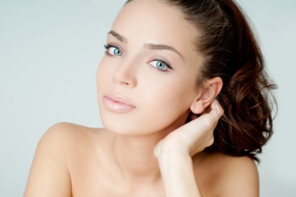 De Paste machiaza-te natural in doar 5 minute - VIDEO De Paste machiaza-te natural in doar 5 minute - VIDEO