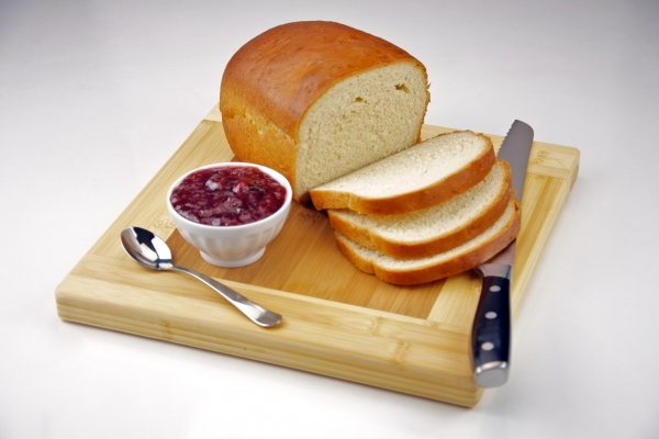 Credeai ca painea alba iti face rau? 8 alimente mai daunatoare Credeai ca painea alba iti face rau? 8 alimente mai daunatoare