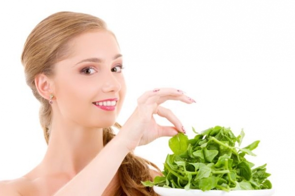 Slabeste si detoxifiaza-te. Tine o cura cu verdeturi de primavara!
