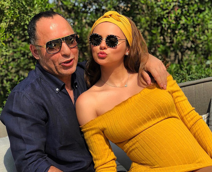 Xenia Deli, rasfat de regina de Valentine\'s Day. Iata cat de frumos a surprins-o sotul sau milionar - VIDEO Xenia Deli, rasfat de regina de Valentine\'s Day. Iata cat de frumos a surprins-o sotul sau milionar - VIDEO