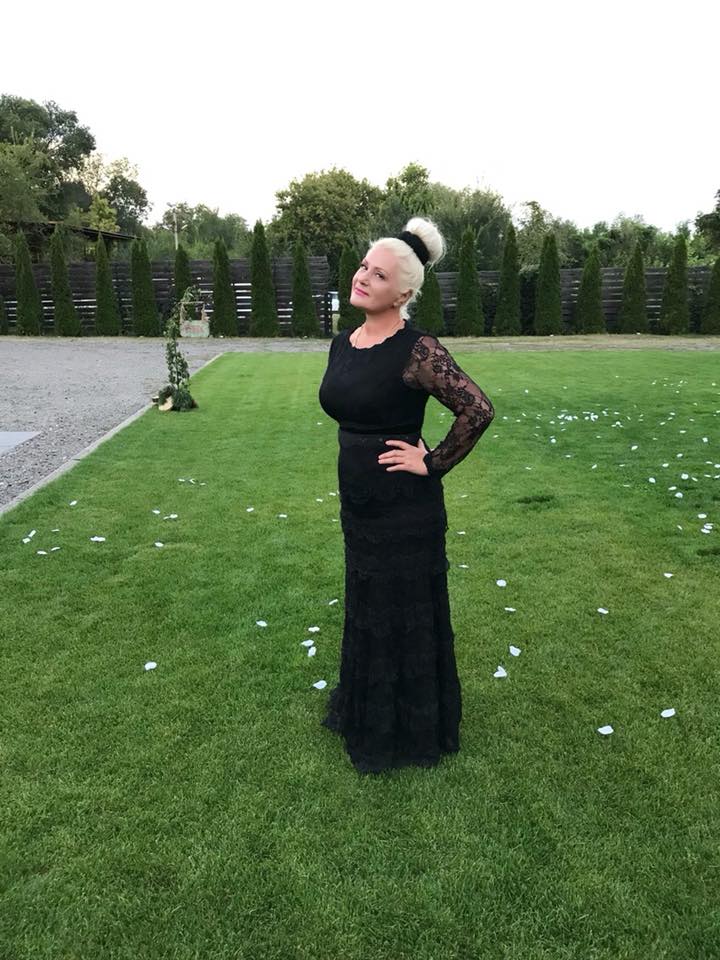 Are 58 de ani, dar zici ca e o adolescenta. Mama lui Ionel Istrati arata mai bine ca niciodata - VIDEO Are 58 de ani, dar zici ca e o adolescenta. Mama lui Ionel Istrati arata mai bine ca niciodata - VIDEO