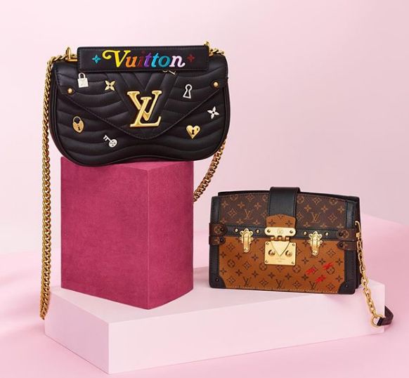 Cele mai ciudate accesorii ale brandului Louis Vuitton. Le gasesti la niste preturi exorbitante - FOTO Cele mai ciudate accesorii ale brandului Louis Vuitton. Le gasesti la niste preturi exorbitante - FOTO