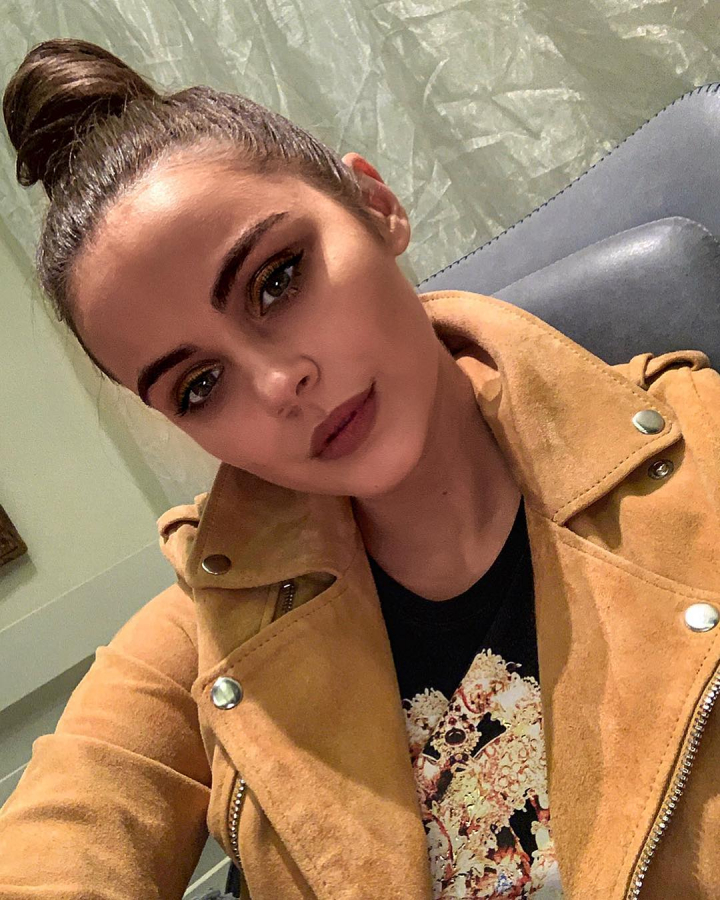 Xenia Deli - in ipostaze deosebite alaturi de barbatul si fetita ei! Modelul: "Cand sotul te sustine in ideile tale nebunatice"¦ " - VIDEO