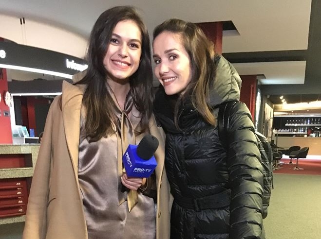 Au facut spectacol la aeroport! Natalia Oreiro si o jurnalista ProTV au cantat "Cambio Dolor". Vezi momentul inedit - VIDEO