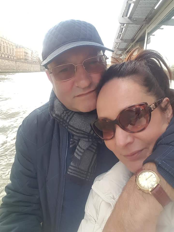 Indragostiti ca doi adolescenti! Anisoara Puica si sotul ei au fost surprinsi in tandreturi prin Paris - FOTO Indragostiti ca doi adolescenti! Anisoara Puica si sotul ei au fost surprinsi in tandreturi prin Paris - FOTO