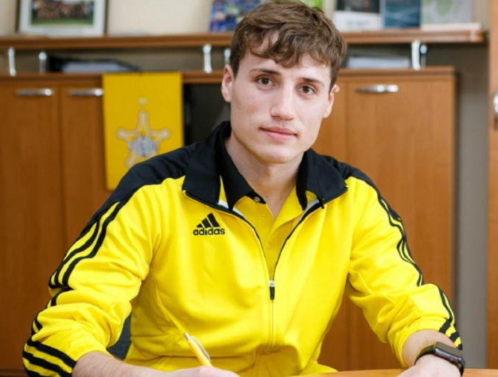 Vladimir Ambros nu a fost uimit ca a marcat in poarta Campioanei lumii la fotbal: "Sotia imi zicea ca o sa dau un gol si chiar am facut un pariu. Eu ziceam ca nu am nicio sansa." - VIDEO Vladimir Ambros nu a fost uimit ca a marcat in poarta Campioanei lumii la fotbal: "Sotia imi zicea ca o sa dau un gol si chiar am facut un pariu. Eu ziceam ca nu am nicio sansa." - VIDEO