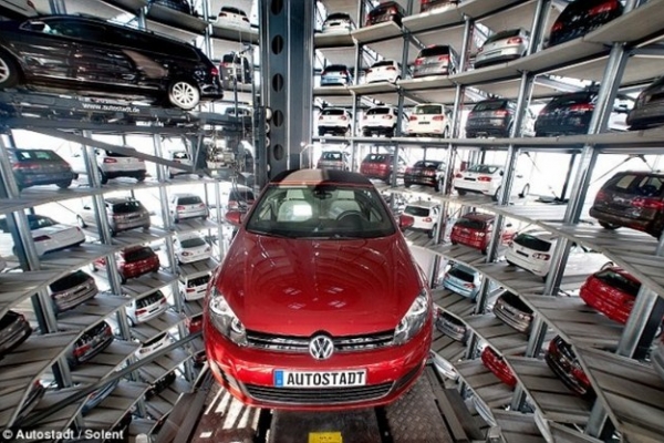 Cel mai mare showroom auto din lume! Vezi cat valoreaza Cel mai mare showroom auto din lume! Vezi cat valoreaza