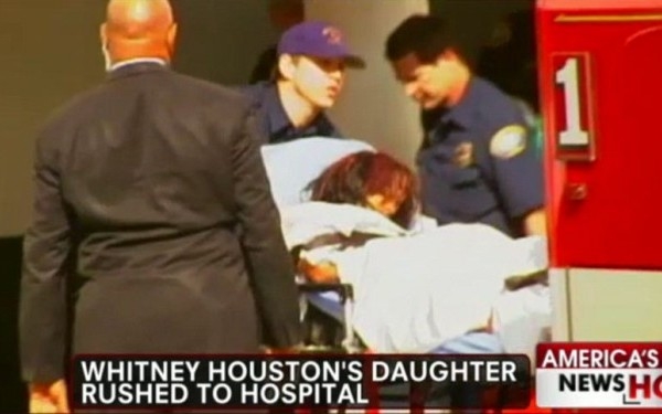 Fiica lui Whitney Houston s-ar putea sinucide. A ajuns la spital de doua ori in ultimele 24 de ore