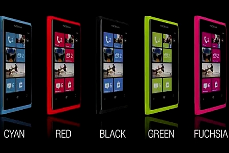 Asorteaza-ti rochia alba, bluza rosie sau fusta verde. Nokia pregateste colectia de primavara Asorteaza-ti rochia alba, bluza rosie sau fusta verde. Nokia pregateste colectia de primavara