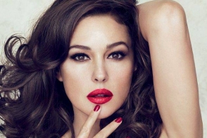Monica Bellucci, imaginea unei colectii de rujuri Dolce&Gabbana Monica Bellucci, imaginea unei colectii de rujuri Dolce&Gabbana