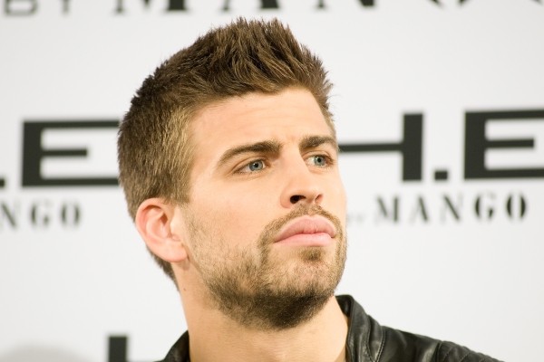Gerard Pique a devenit model! A pozat intr-un pictorial de exceptie