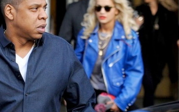 Imaginea care o face geloasa pe Rihanna si nu pe Beyonce. Cine e blonda lui Jay Z Imaginea care o face geloasa pe Rihanna si nu pe Beyonce. Cine e blonda lui Jay Z