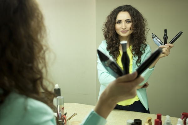 Make-up artistul Ellina Sert iti arata cum sa alegi cel mai bun rimel. VIDEO Make-up artistul Ellina Sert iti arata cum sa alegi cel mai bun rimel. VIDEO