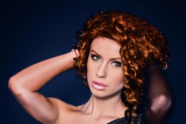 Intr-o tinuta neinspirata? Uite cum s-a afisat Natalia Barbu la un eveniment monden