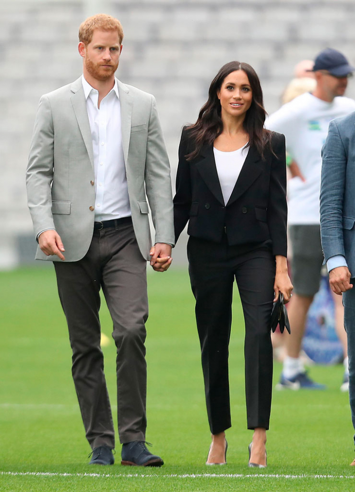 Ducesa risipitoare. In cateva luni, Meghan Markle a cheltuit pe tinute de patru ori mai mult decat Kate Middleton intr-un an - FOTO Ducesa risipitoare. In cateva luni, Meghan Markle a cheltuit pe tinute de patru ori mai mult decat Kate Middleton intr-un an - FOTO