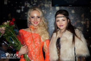 Diana Grigor spune glume despre blonde si soareci! Ti s-a parut amuzant bancul artistei? VIDEO Diana Grigor spune glume despre blonde si soareci! Ti s-a parut amuzant bancul artistei? VIDEO
