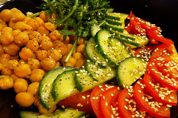 Reteta de post: Naut cu legume si rucola Reteta de post: Naut cu legume si rucola