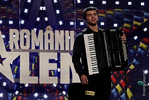 A facut minuni cu acordeonul! Moldoveanul care s-a calificat in finala Romanii au Talent - VIDEO