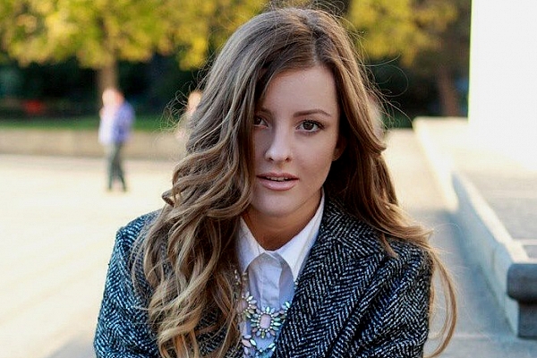 Cum purtam tenisii cu platforma. Sfaturi practice de la style bloggerul Ana Ciorici - FOTO Cum purtam tenisii cu platforma. Sfaturi practice de la style bloggerul Ana Ciorici - FOTO