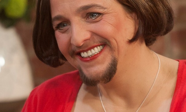 "Unii au vrut sa ma impuste!" Cine e femeia care si-a lasat...barba - FOTO