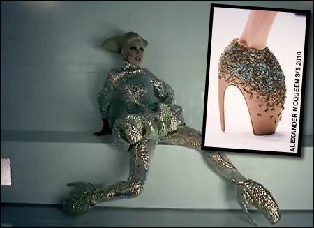 Doar Lady Gaga este in stare sa se incalte in asa ceva. Cele mai bizare perechi de pantofi din lume Doar Lady Gaga este in stare sa se incalte in asa ceva. Cele mai bizare perechi de pantofi din lume