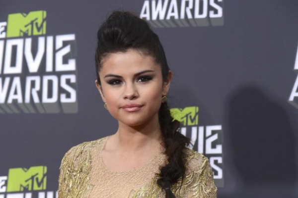 Selena Gomez, aparitie stralucitoare la MTV Movie Awards! Cum s-au imbracat alte vedete - FOTO
