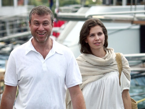 Roman Abramovich, de sapte ori tata! Cine e cea care i-a mai adus un mostenitor miliardarului Roman Abramovich, de sapte ori tata! Cine e cea care i-a mai adus un mostenitor miliardarului