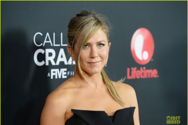 Aparitie ultra sexy la premiera unui film. Ce a incercat Jennifer Aniston sa ascunda de fotografi Aparitie ultra sexy la premiera unui film. Ce a incercat Jennifer Aniston sa ascunda de fotografi