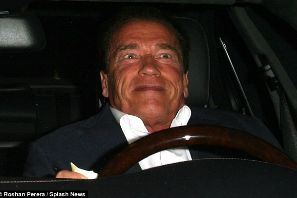 Vrea sa se impace cu fosta sotie, dar iese cu iubita. Cum arata prietena lui Arnold Schwarzenegger