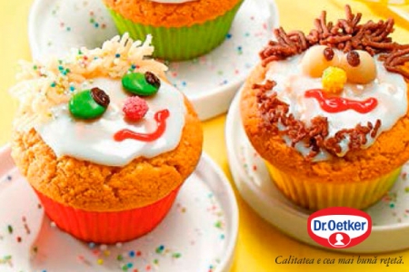 Desert delicios: Briose amuzante Desert delicios: Briose amuzante