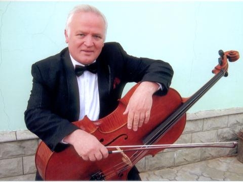 Are o fiica de 5 ani si alta de 38! Cunoaste familia violoncelistului Ion Josan - VIDEO Are o fiica de 5 ani si alta de 38! Cunoaste familia violoncelistului Ion Josan - VIDEO