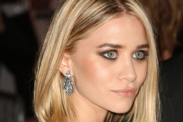 Cum arata una dintre cele mai celebre gemene, Ashley Olsen, fara machiaj - FOTO Cum arata una dintre cele mai celebre gemene, Ashley Olsen, fara machiaj - FOTO