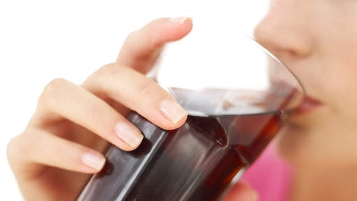 Cum arata femeia care bea opt litri de Coca-Cola pe zi. "Nu pot sa ma opresc, am incercat"
Cum arata femeia care bea opt litri de Coca-Cola pe zi. "Nu pot sa ma opresc, am incercat"