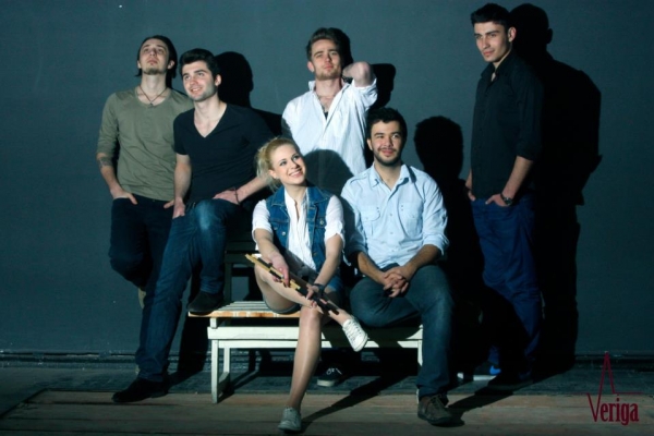 Abia s-au lansat, dar deja au o multime de fani!Cum si-a lansat Veriga primul videoclip - VIDEO