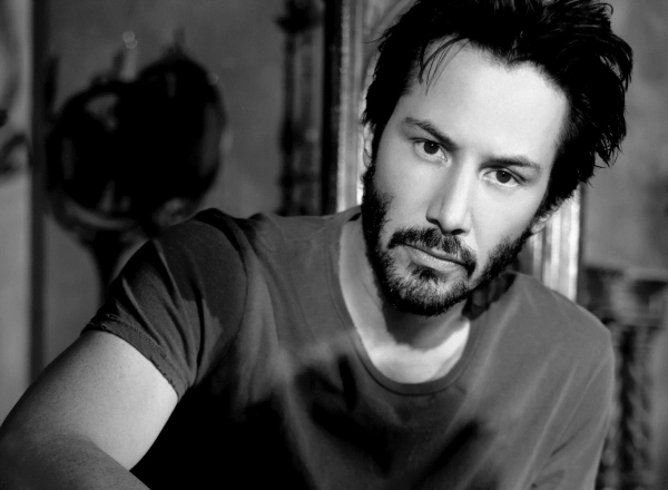 "Imbatranit si cu ceva kilograme in plus". Cum arata Keanu Reeves la 48 de ani - FOTO
