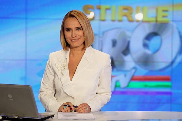 Imagini nemaivazute: Andreea Esca la 19 ani, prezentand primul ei jurnal - VIDEO


