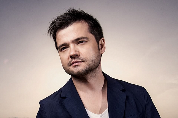 Fostul 3rei SUD-EST s-a apucat din nou sa cante! Asculta noua piesa a lui Laurentiu Duta - AUDIO