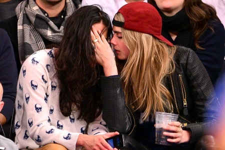 Casatorie intre lesbiene? Un supermodel si o actrita cunoscuta sunt de nedespartit - FOTO Casatorie intre lesbiene? Un supermodel si o actrita cunoscuta sunt de nedespartit - FOTO