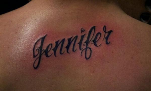 Gest incredibil! Cum si-a tatuat un barbat iubita dupa ce l-a parasit - FOTO Gest incredibil! Cum si-a tatuat un barbat iubita dupa ce l-a parasit - FOTO