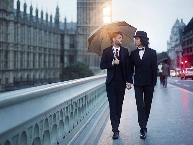Iubirea nu are bariere! Cupluri gay, surprinse in cele mai romantice ipostaze - FOTO
