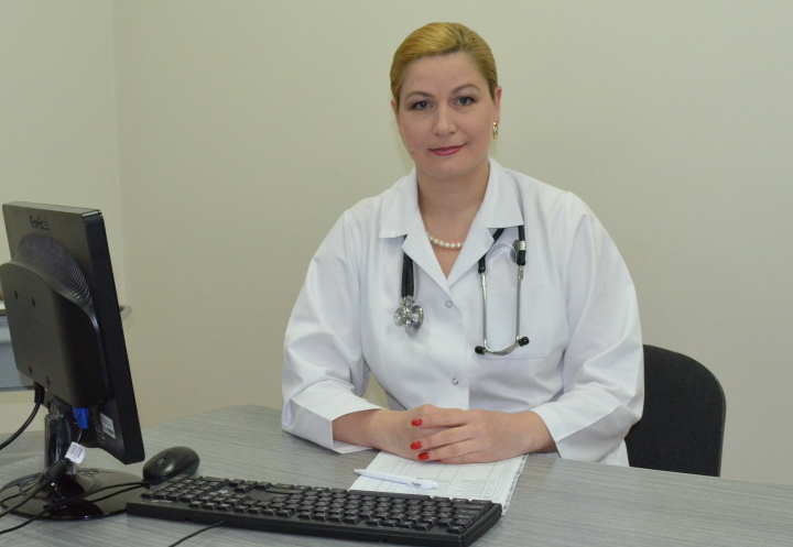 Raceala sau alergie? Dr. Angela Tomacinshi ne spune cum facem diferenta dintre cele doua tuse Raceala sau alergie? Dr. Angela Tomacinshi ne spune cum facem diferenta dintre cele doua tuse