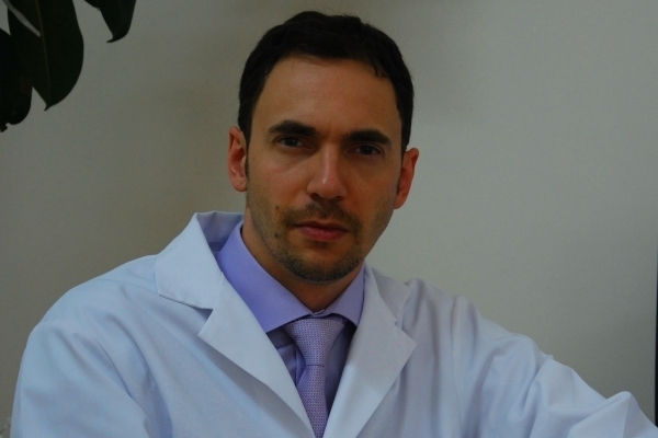 Ai dureri de cap in timpul sarcinei? Neurochirurgul Dan Lisii ne spune motivul