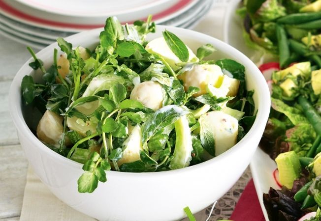 Salata gustoasa de cartofi si telina Salata gustoasa de cartofi si telina