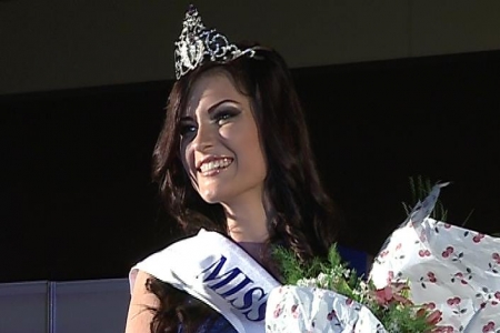 Ea e Miss Moldova 2013! Cum a ales juriul cea mai frumoasa fata: Proba de inteligenta a lipsit
Ea e Miss Moldova 2013! Cum a ales juriul cea mai frumoasa fata: Proba de inteligenta a lipsit