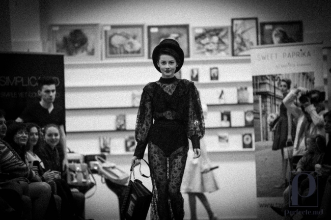 "Voma populara!" Gabi Sofia Conac FACE PRAF prezentarea de moda de la biblioteca - FOTO "Voma populara!" Gabi Sofia Conac FACE PRAF prezentarea de moda de la biblioteca - FOTO