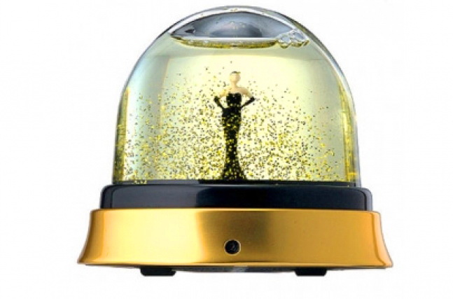 TOP 7 cele mai INTERESANTE sticlute de parfum. Ti-ai dori asa ceva? TOP 7 cele mai INTERESANTE sticlute de parfum. Ti-ai dori asa ceva?