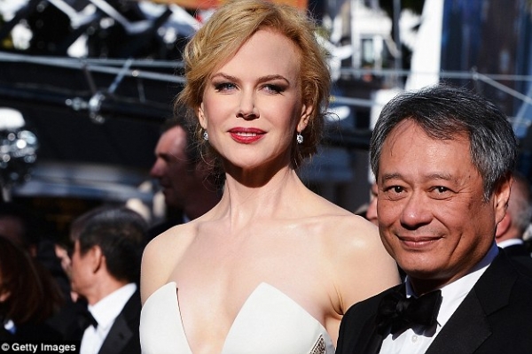 Nicole Kidman, cea mai spectaculoasa coafura de la Cannes. Cum a impresionat in ultima zi a Festivalului
Nicole Kidman, cea mai spectaculoasa coafura de la Cannes. Cum a impresionat in ultima zi a Festivalului