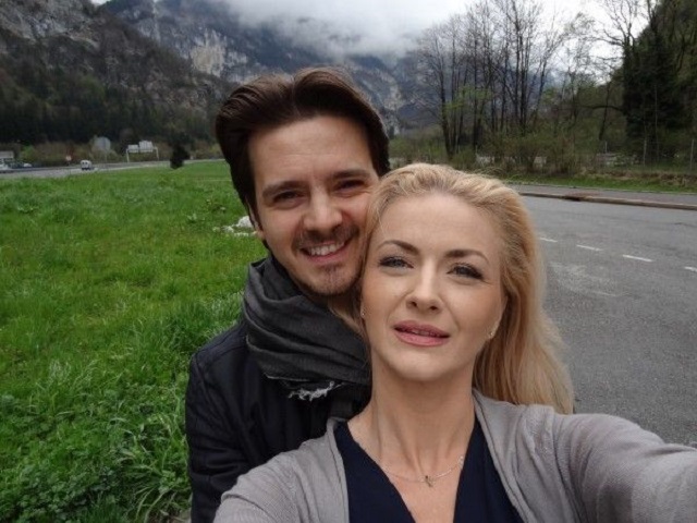 E cel mai dur jurat, dar acasa e altul. Gestul facut de Mihai Petre pentru sotia lui, de 8 martie E cel mai dur jurat, dar acasa e altul. Gestul facut de Mihai Petre pentru sotia lui, de 8 martie